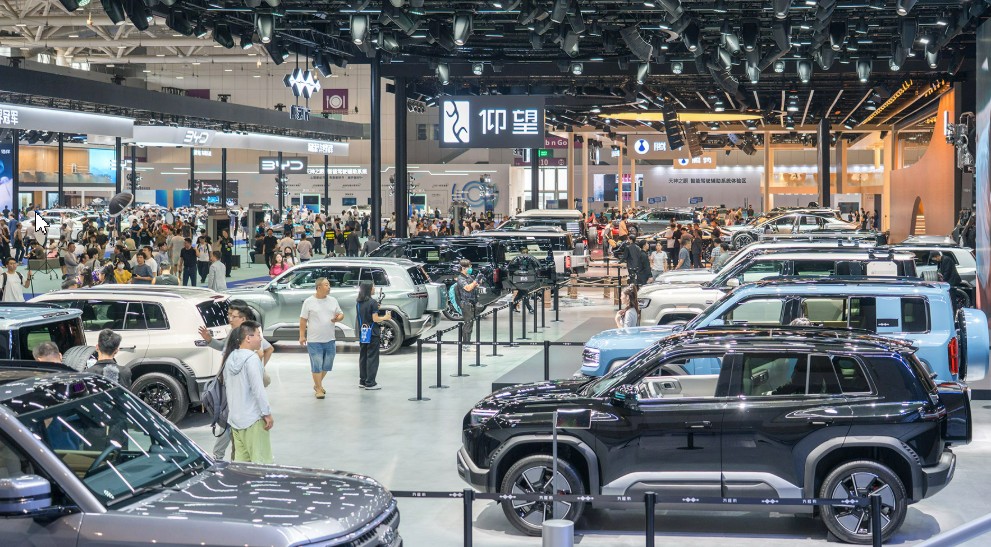Chinese Automakers Expand Global Presence Through Strategic Growth